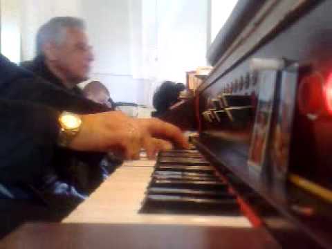 KH139 110320 f Ó URAM NEM VAGYOK ÉN MÉLTÓ HOGY HÁZAMBA KÖLTÖZNI LÉGY JÓ 2917 felHU NB2V