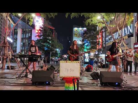 Smoke on the Water - Deep Purple / Covered by Petch and Band at SiamSquareWalkingStreet 5Apr2024