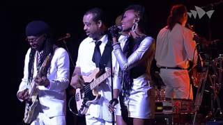 CHIC featuring Nile Rodgers - Lost in Music - Sister Sledge - (Live At The House Sídney 2013) HD