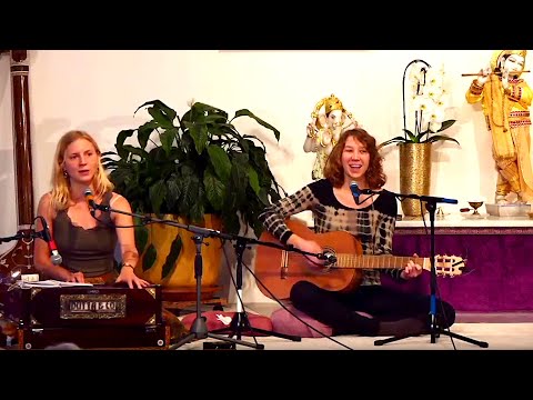 Eigenschaftsmeditation mit Sukadev - Satsang Yoga Vidya Kirtan Mantrasingen 20:00 Uhr 18.07.2020