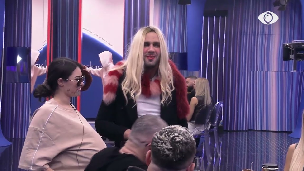 Dy të ftuar surprizë në darkën e ‘të nominuarve’, Stenaldo-Luizit: Me mua do gjesh lumturinë…