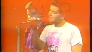 LOS NIKIS - Saturno es aburrido (Caja de ritmos) HQ