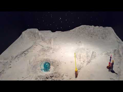 Strandskolen - hunden og hovedet på månen