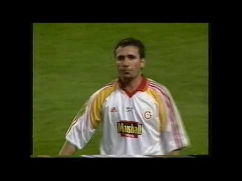 Hagi skills (Uefa Cup 2000)