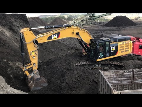 Caterpillar 352F ,Caterpillar 390D ,Caterpillar 992C And Cat 365C Excavators And Loaders Movie