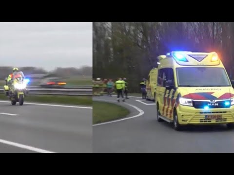 P1/A1 Rijkswaterstaat motor & 02-112 Ambulance Stiens met spoed vanaf een ongeval & naar het ongeval