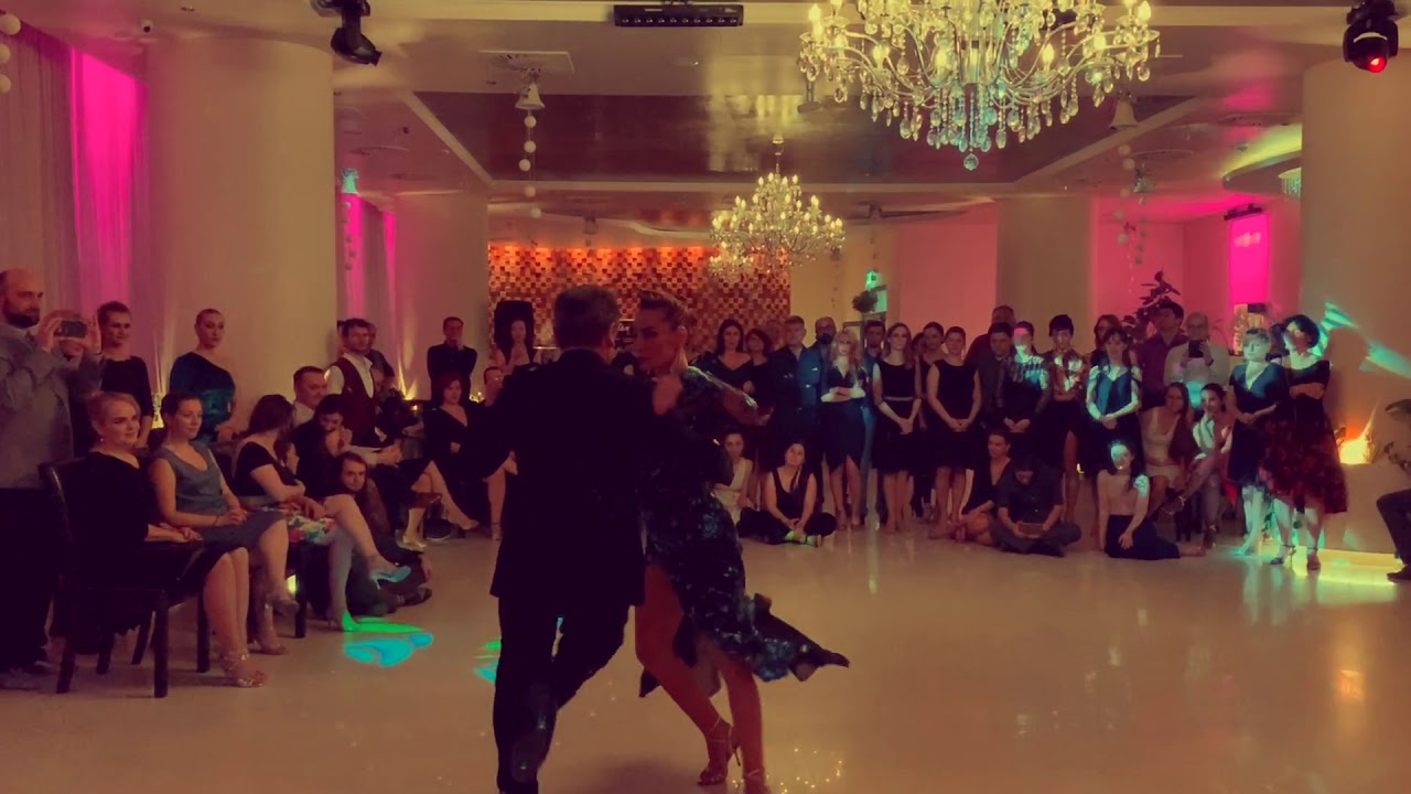 Video thumbnail for Alejandra y Adrian Veredice - Roberto Goyeneche - La Canción De Buenos Aires @ Tango VIP