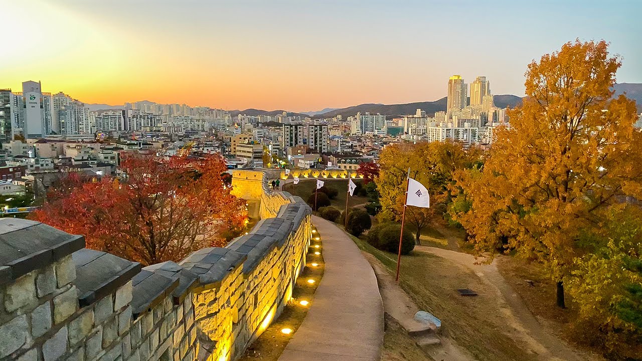 Immersive street-level walking tour through Suwon Hwaseong, South Korea, showcasing authentic urban landscapes, local architecture, and the vibrant atmosphere of the city's neighborhoods