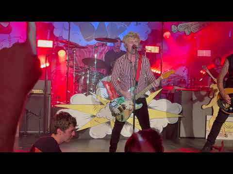 Green Day Playing Dookie Live In Full Fremont Country Club Bar Las Vegas 10/19/23 When We Were Young