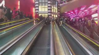 faze tari distractie pe scari rulante