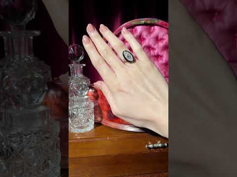 What Does Art Déco Jewellery Look Like?