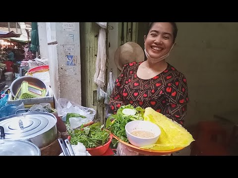 Cambodian Street Food - Fresh Foods And Breakfast In Phnom Penh Market - Noodle And Pancake