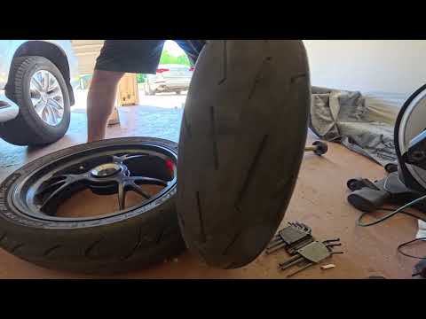 Metzeler Sportec M9 RR & Pirelli Rosso IV Corsa Tire Longevity Test