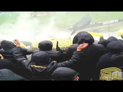 "Hinchada de Peñarol vs Gallina [15/5/2016]" Barra: Barra Amsterdam &bull; Club: Peñarol