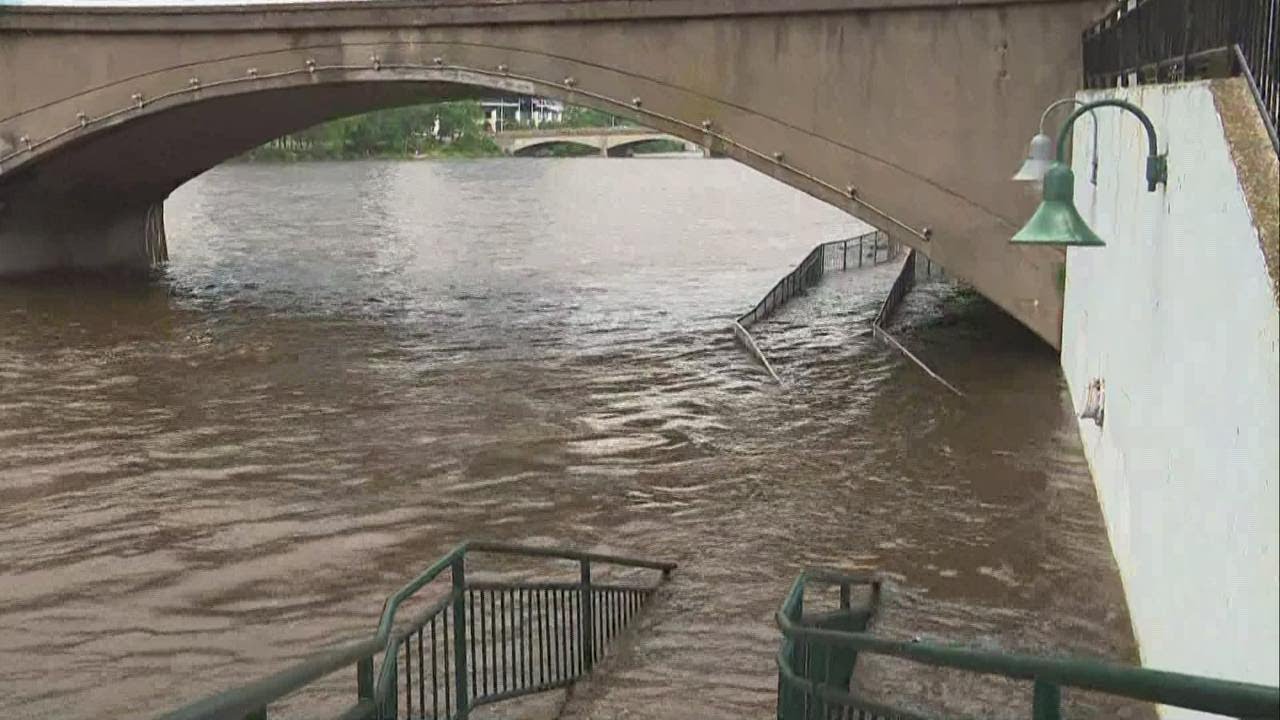 Flood warning persists at the Grand River