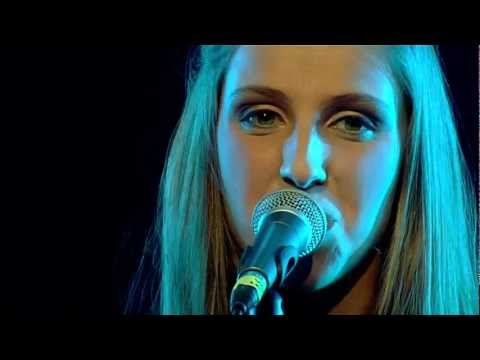 Studio Brussel: AKS - Out Of Control [Live at Poulains 2012]