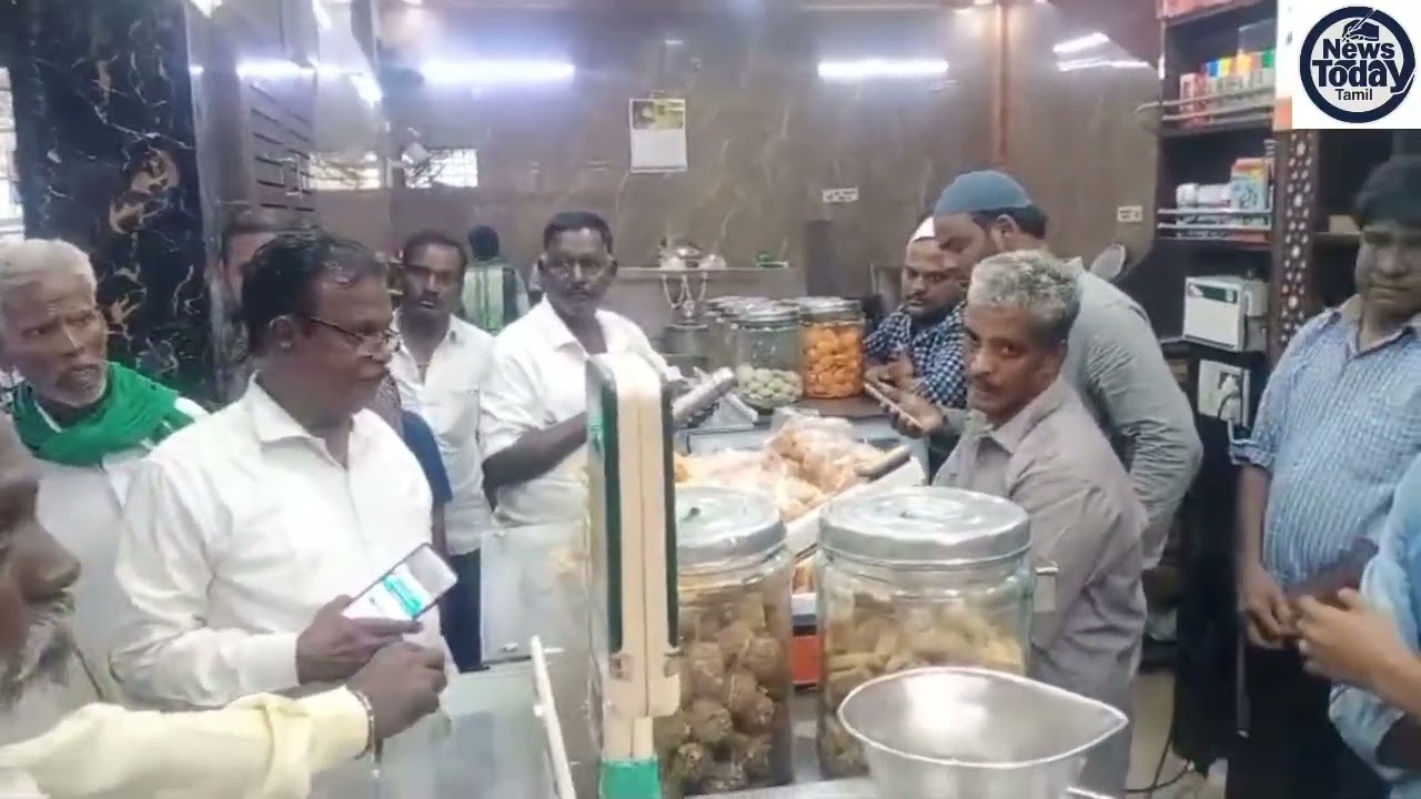 கெட்டுப் போன கேக் சாப்பிட்டதால் குழந்தைக்கு வாந்தி.! பேக்கரி கடைக்கு சீல்.!
