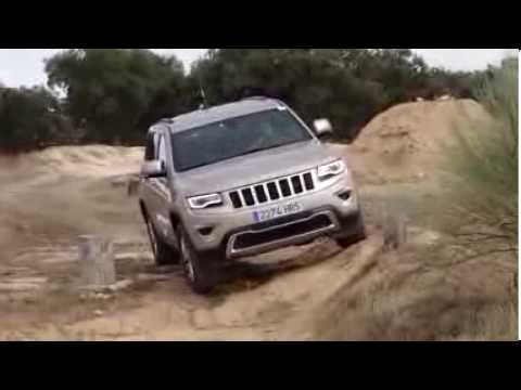 Jeep Grand Cherokee. Modelo 2014. Escenas de conducción en circuito 4×4