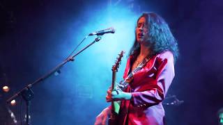 LIKE MORNINGS - ALICE WONDER