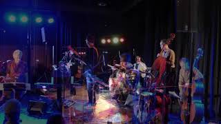 God Must be a Boogie Man - Joni Mitchell cover - Robin Adler &amp; Mutts of the Planet