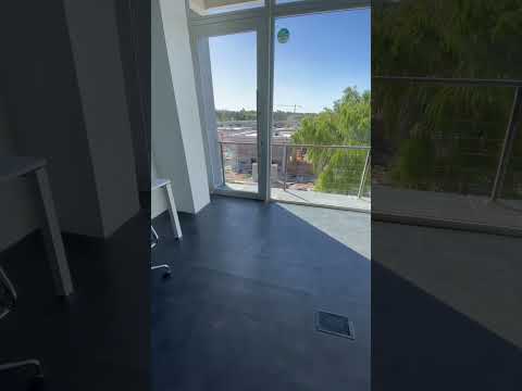 Video de YouTube - Alquiler local u oficina en Portal Brunel de Camino Carrasco