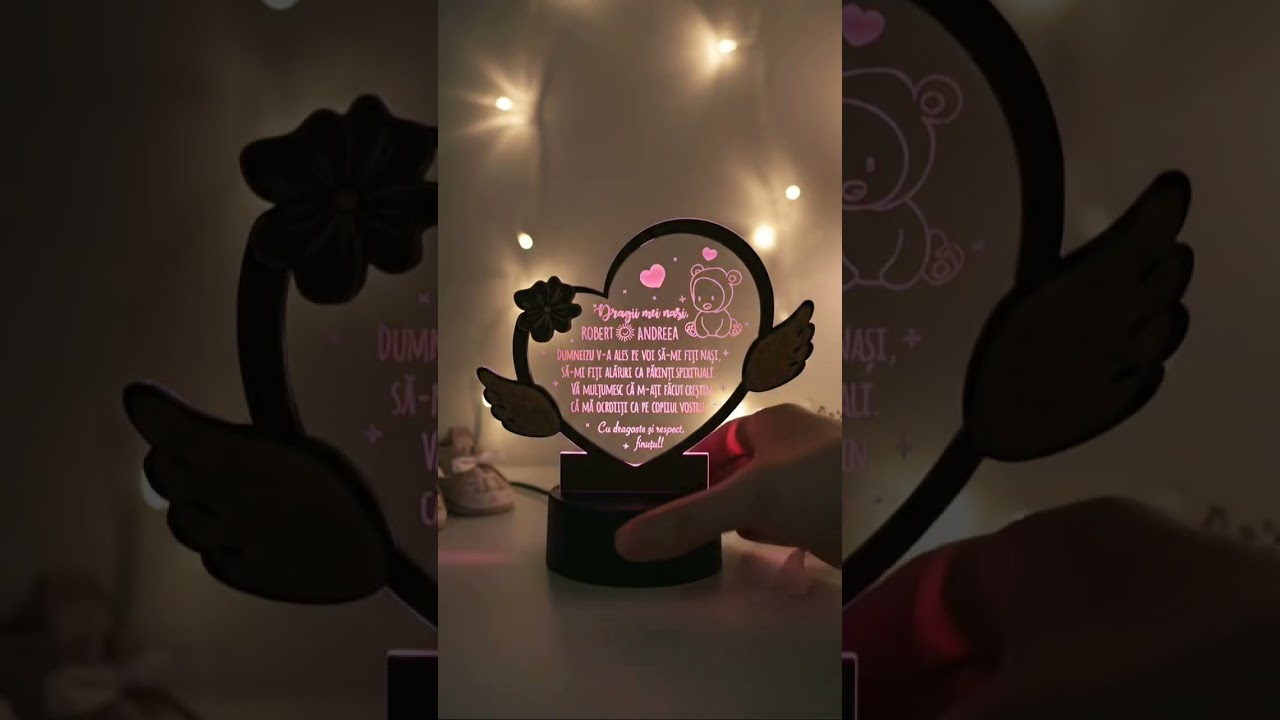 Thumbnail video Cadou personalizat Trofeu LED – Inimioara pentru nasii de botez