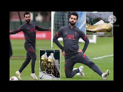 Mo Salah appears with golden shoes 😉