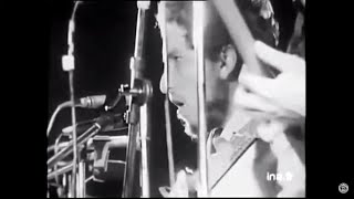 Bob Dylan - Quinn The Eskimo (The Mighty Quinn) [RARE LIVE FOOTAGE - Isle Of Wight 1969]
