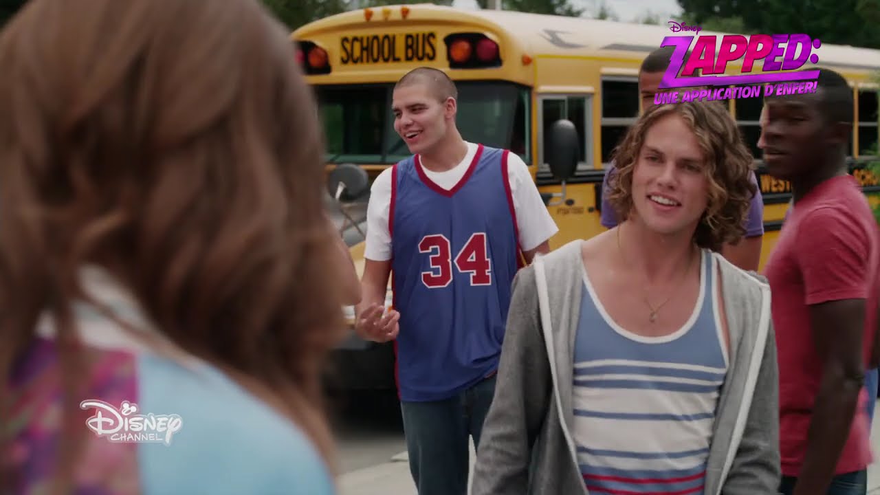 Miniature de la vidéo Zapped, une application d'enfer - Extrait : une rentrée mouvementée du film Zapped, Une Application d'Enfer !