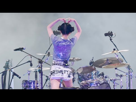 【4K】 251207 | QWER 쵸단 내이름맑음 + 눈물참기 + OVERDRIVE + 고민중독 (뒷모습) 직캠