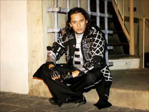 Estando Com Ela, Pensando em Ti (QUE TONTOS, QUE LOUCOS)- Kelvis Duran