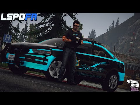 He sure loves that tree!! | LSPDFR 0.4.7 | GTA5 | Ep #124 | 🔴NVE🔴