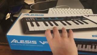 Video thumbnail for Unboxing the Alesis Vmini portable USB-Midi Keyboard Controller by emikomusic