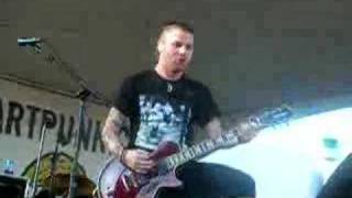 Eighteen Visions &quot;Waiting for the Heavens&quot;