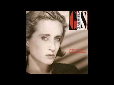 gabriela Schaaf   Põe os teus braços à volta de mim