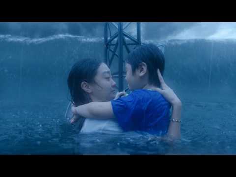 The last woman in the world tries to save her son from the planet's greatest flood.