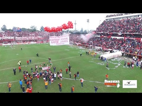 "San Martin 2 Vs Libertad 0 (incluye homenaje a los hinchas fallecidos)" Barra: La Banda del Camion &bull; Club: San Martín de Tucumán