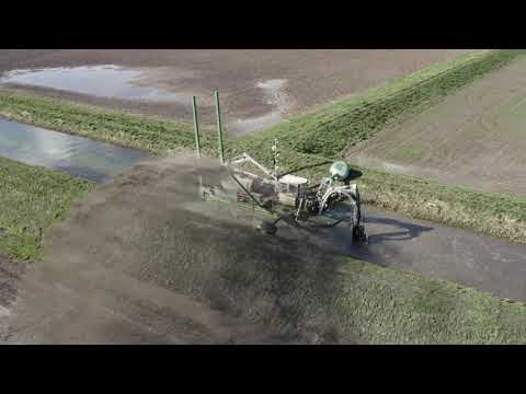 Dredging in the Canal dub Nozon (Swiss)