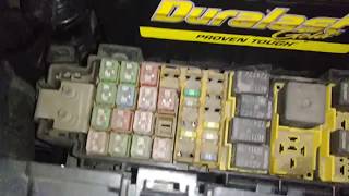 Jeep liberty fuses locations, bad fuses, locate interior light fuse, parasitic draw test.