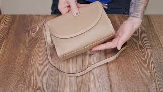 Шкіряна жіноча сумка з напівкруглим клапаном Vintage 22257 бежева