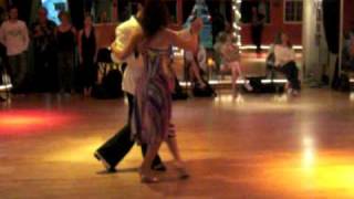 Luiza Paes and Varo Boyajyan perform "Te Aconsejo Que Me Olvides"