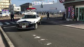 パトカーが路上で斜め止め！！！！！