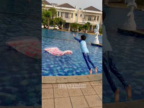 Cara supaya Keizo ga takut lompat ke kolam renang⁉️