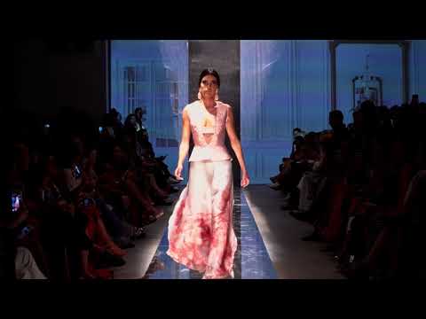 FREE MY SOUL 2018 Runway Show | Oscar Carvallo Paris