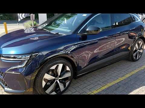 RENAULT MEGANE E-TECH 100% ELECTRIC TECHNO EV60 Optimum Charge 220 BHP - Midnight Blue