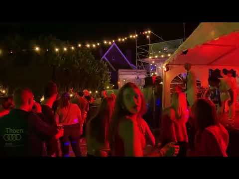 Viva la Vida - Cold Play - (the Pick Hardo Bros) audience goes wild