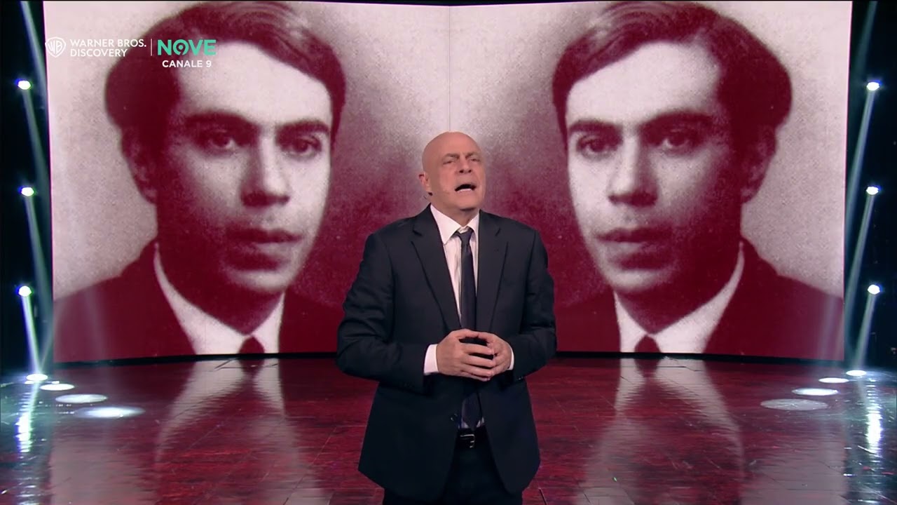 Crozza: "al senato ci parlano della macchina di Majorana...che non esiste" | Fratelli di Crozza