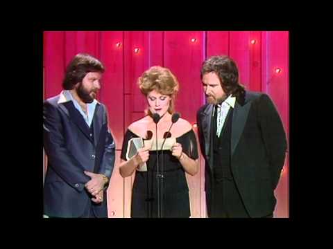 Dolly Parton Wins Top Female Vocalist - ACM Awards 1981
