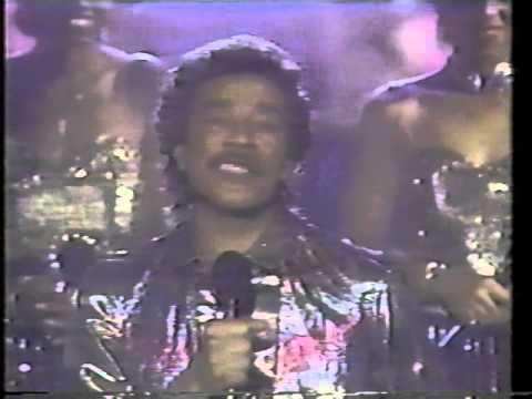 SMOKEY ROBINSON "I'll Try Something New / Tracks Of My Tears / Ooh Baby Baby"