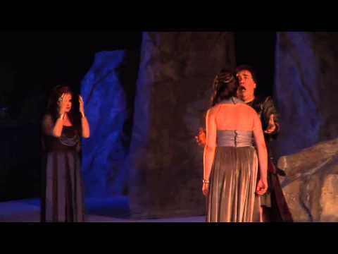 JACOPO SIPARI DI PESCASSEROLI: NORMA DI BELLINI AL TEATRO GRECO DI SIRACUSA